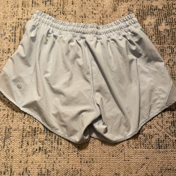 Hotty hot 4” tall lululemon shorts size 6 Tall - Picture 4 of 6